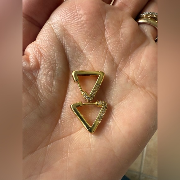 Zircon Triangle Huggie Earrings in Gold - Picture 4 of 4